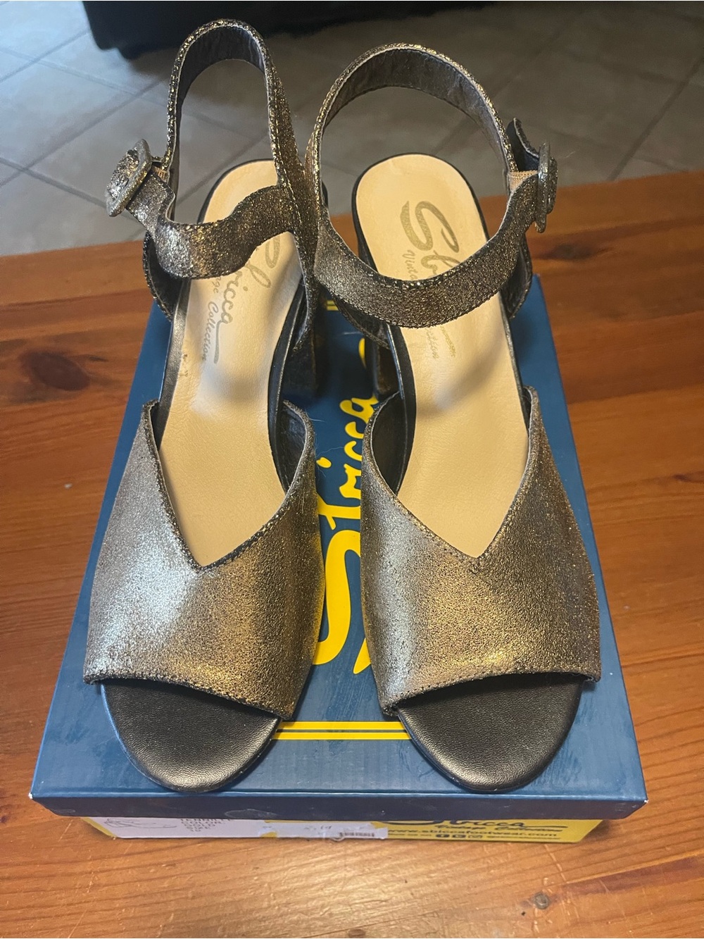 Anthropology | Sbicca Vintage Collection |Tennille Metallic Gold Heels | Size 10